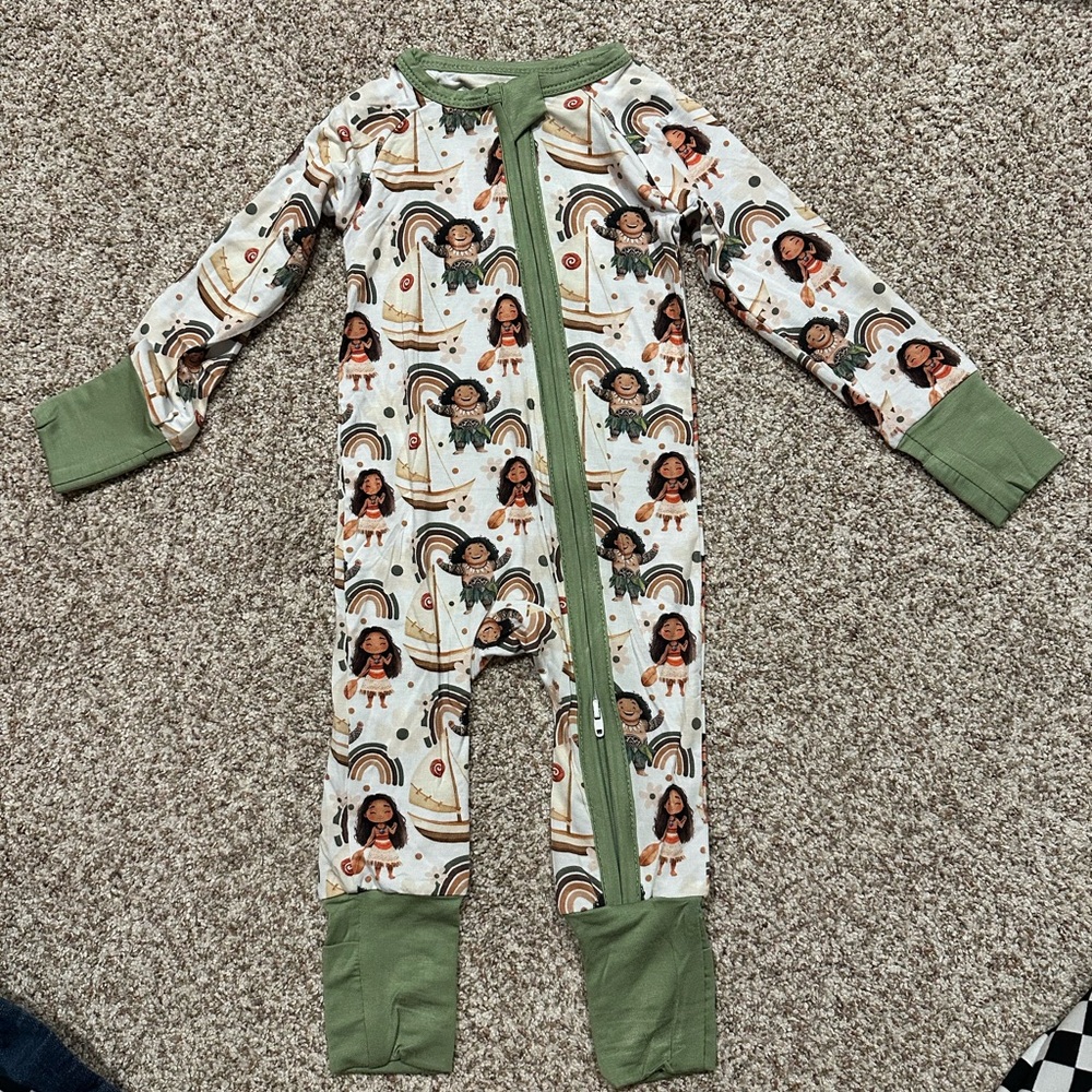 Green-Trim Kids Zip Pajama Set with Rainbow & Character Print